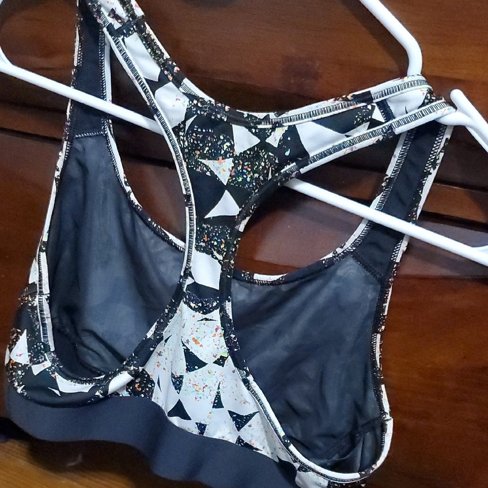 Victoria - Picture 2 of 2
